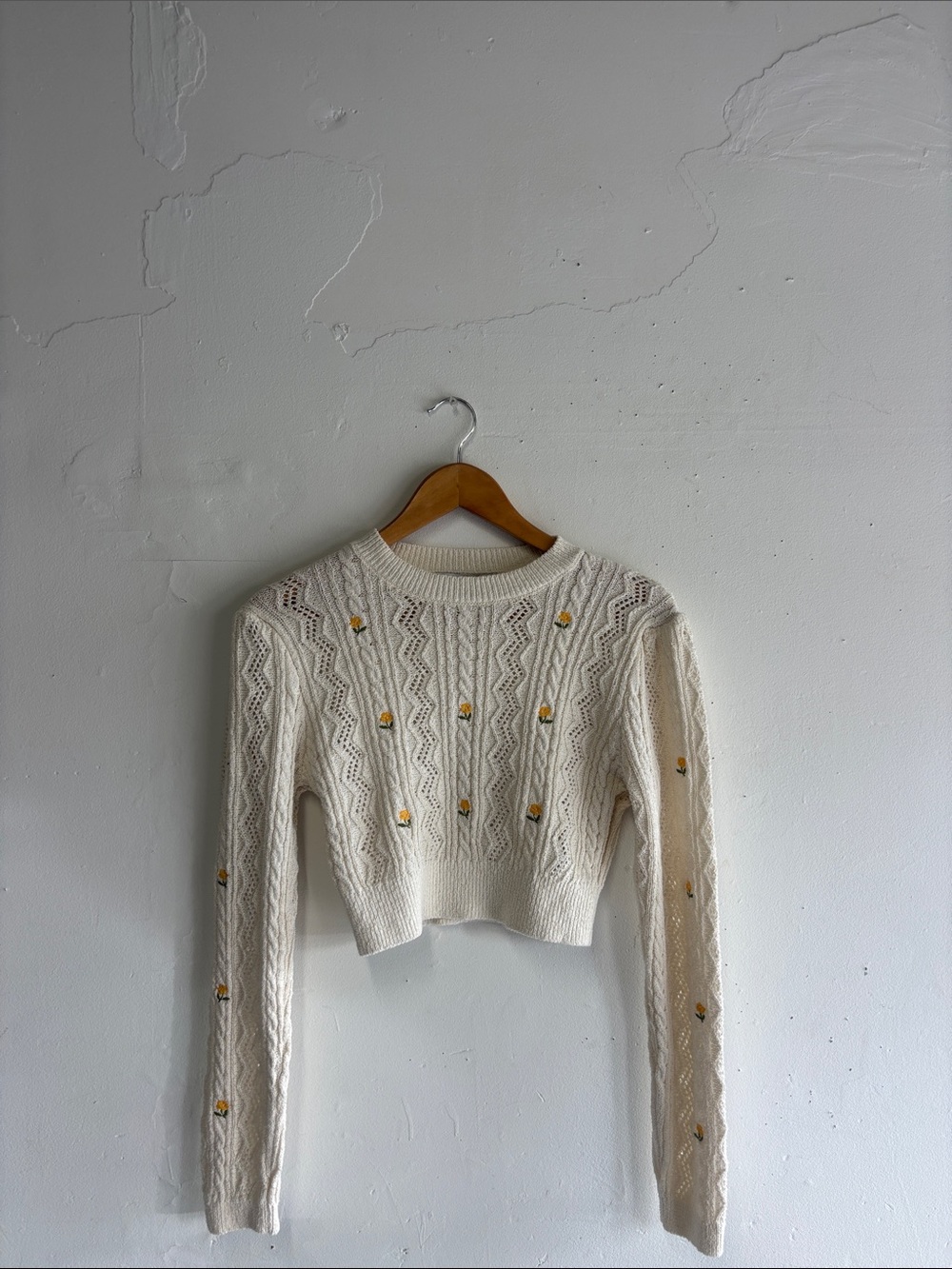 Zara Cream Cable-Knit Cropped Sweater with Yellow Daisy Accents